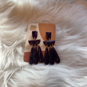 Amelia Dangle Earrings