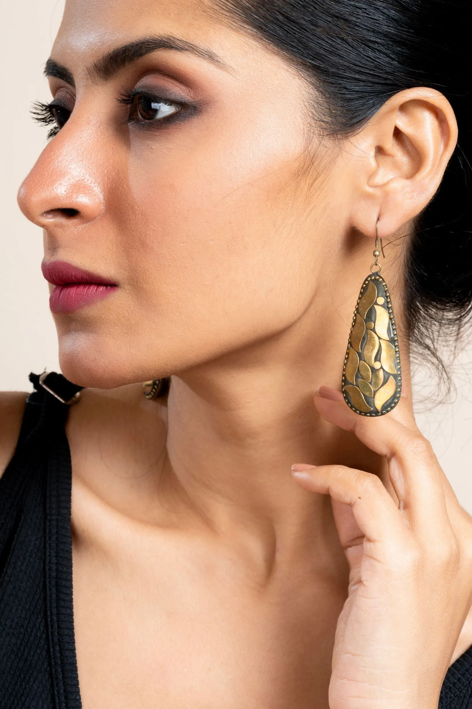 Black Golden Tibetan Earrings - Exquisite Detail, Unique Design, Perfect for All Occasions