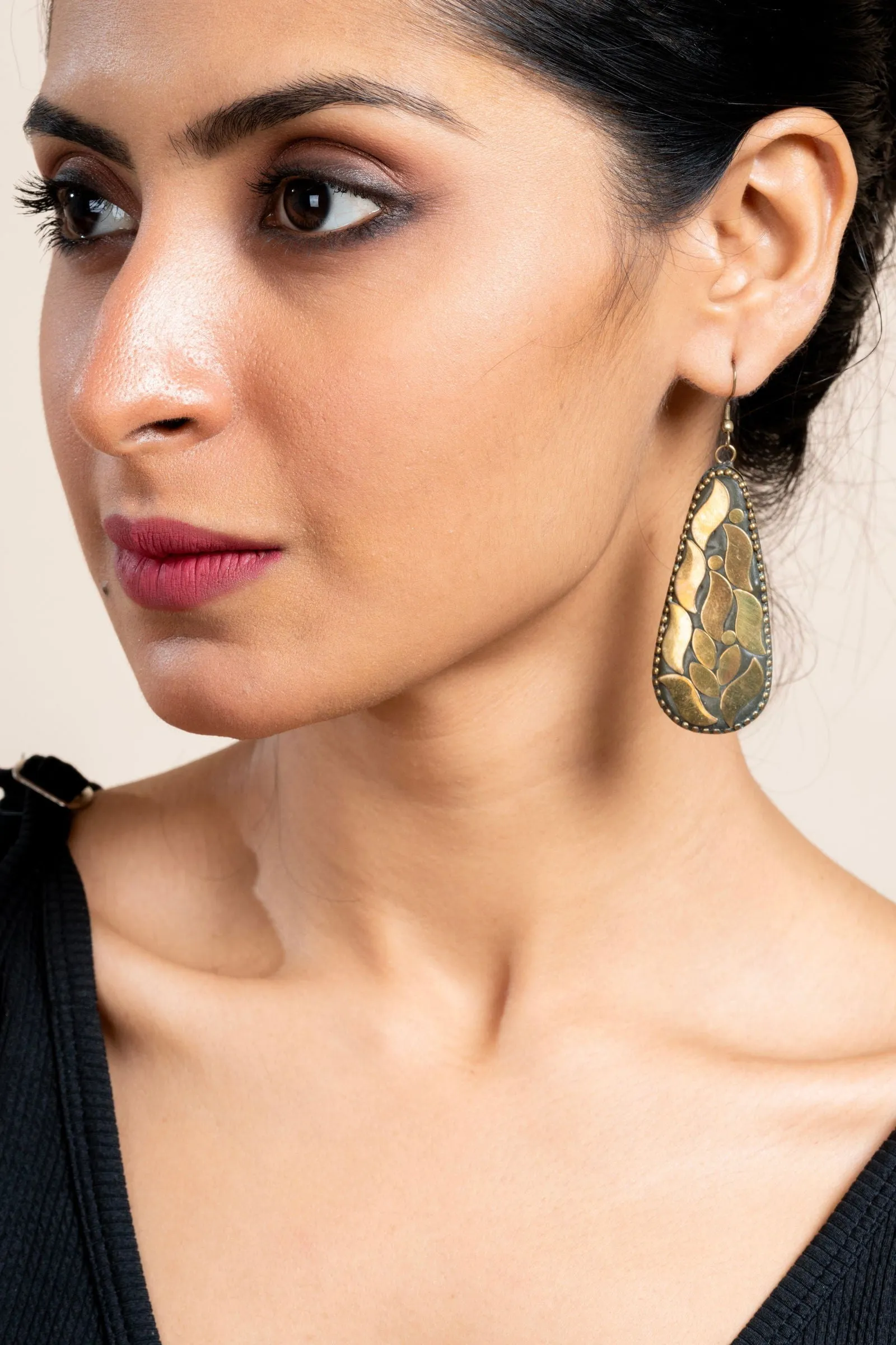 Black Golden Tibetan Earrings - Exquisite Detail, Unique Design, Perfect for All Occasions