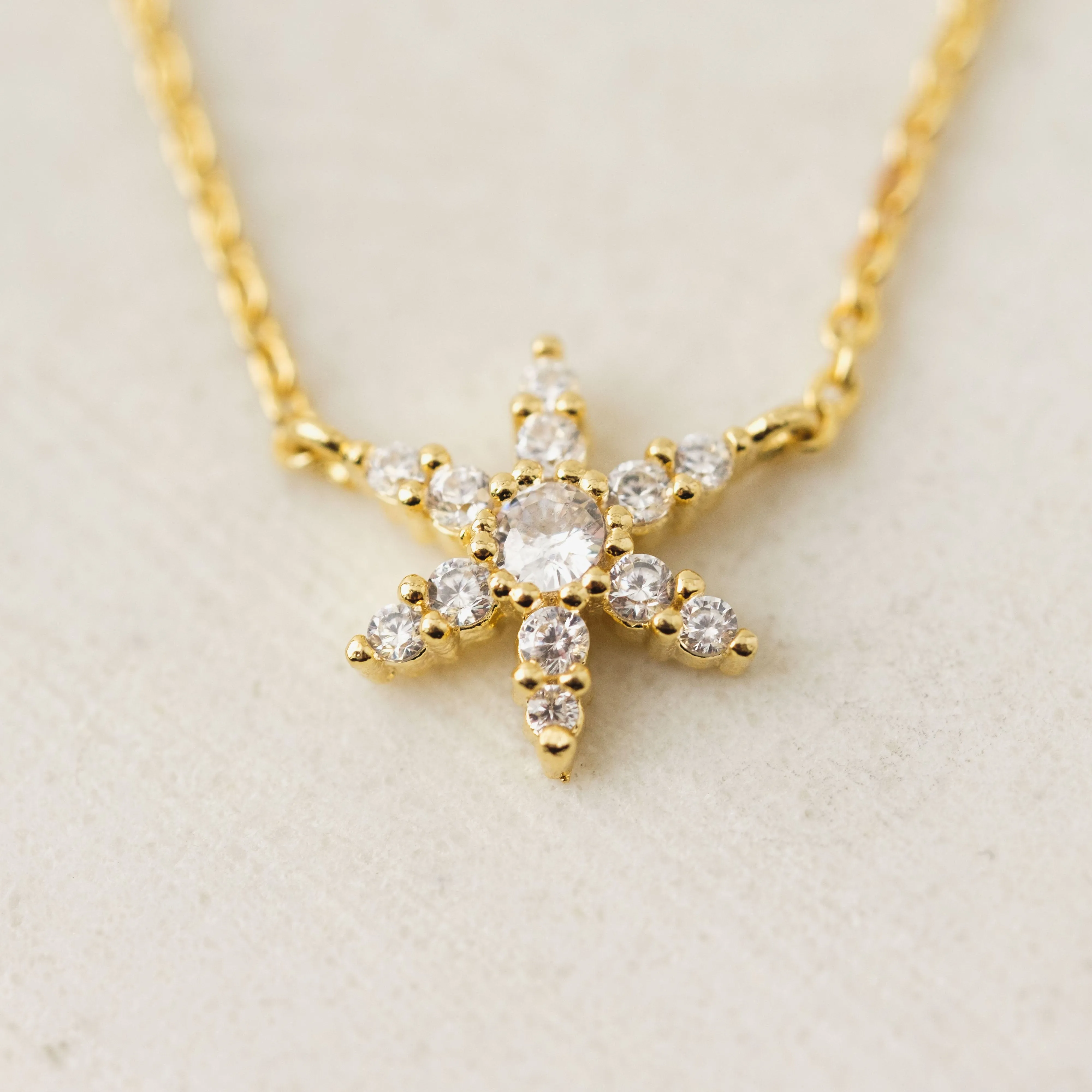 Etoile Star Necklace Gold