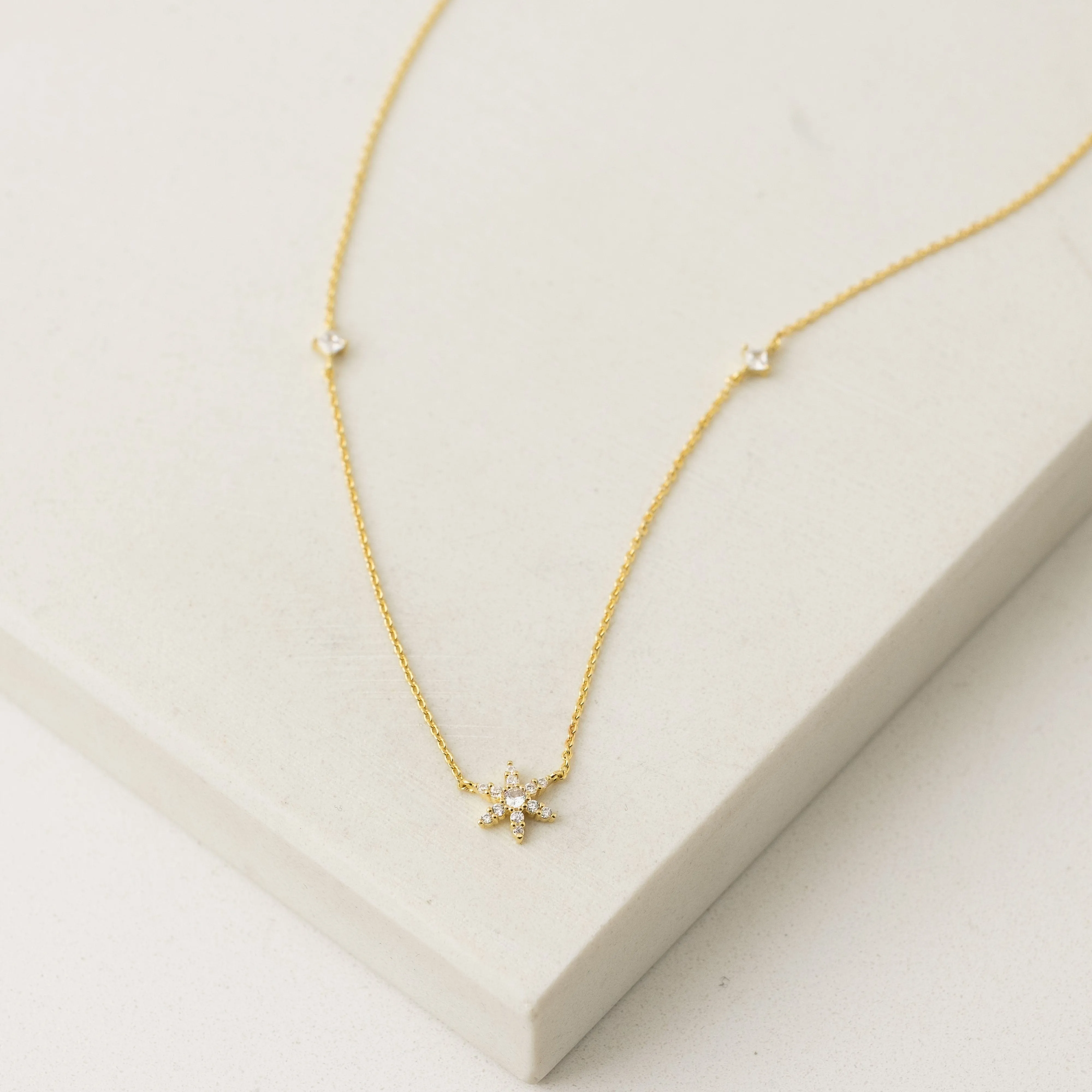 Etoile Star Necklace Gold