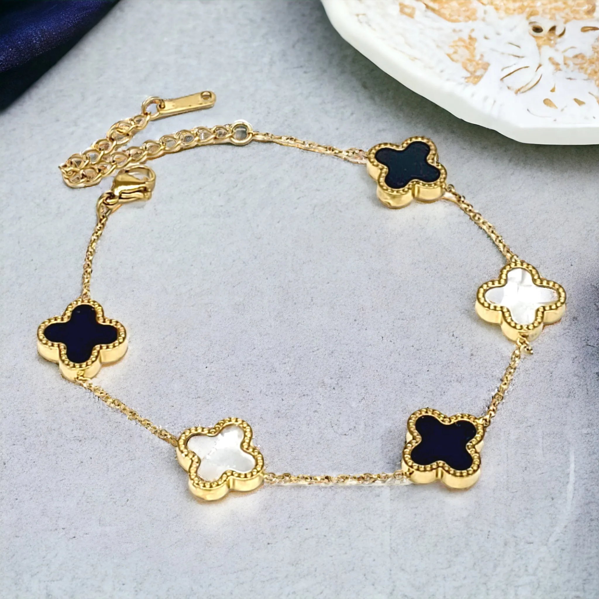 Gold Stainless Steel 5 Clover Bracelet