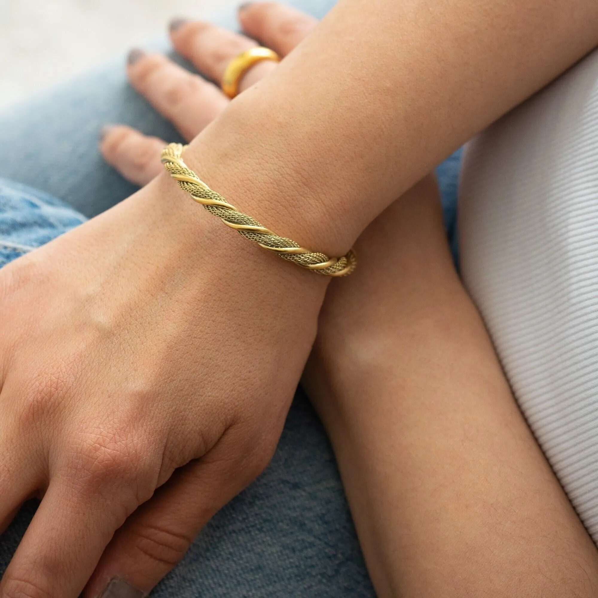 Gold twisted wire open Bracelet