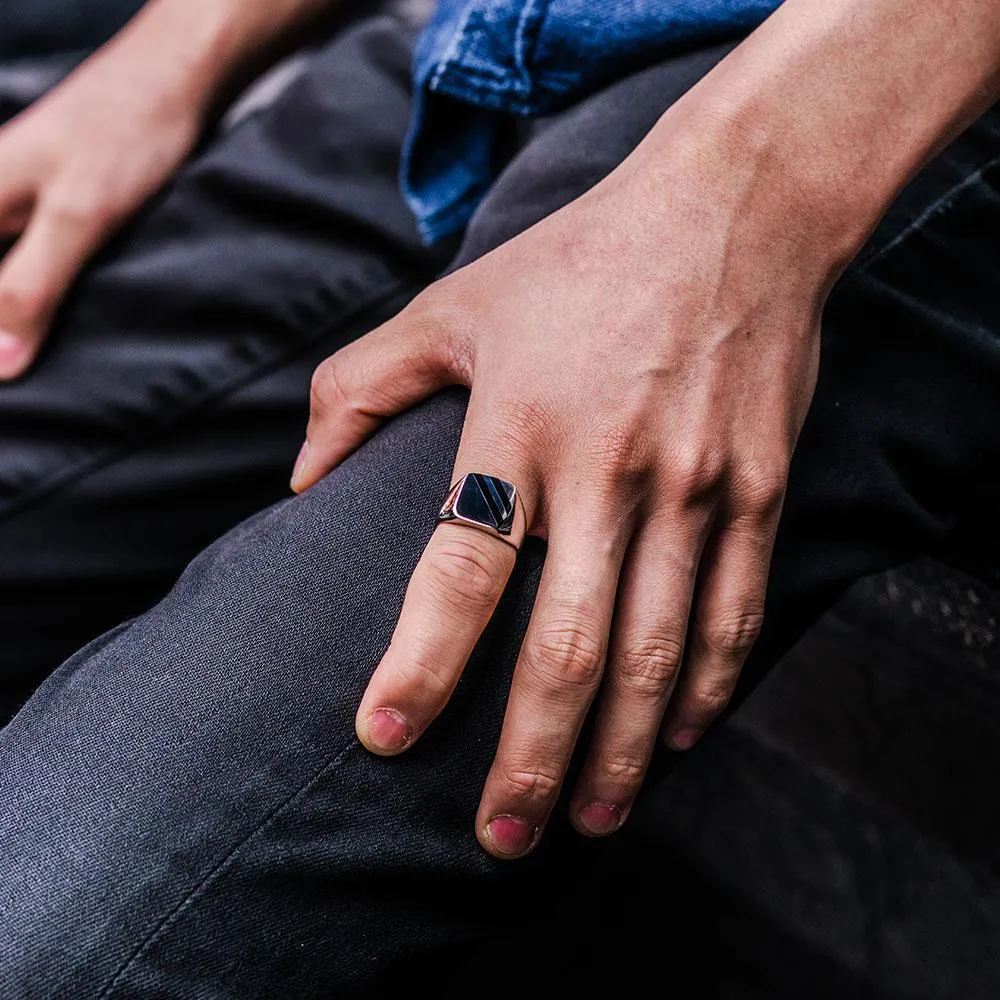 OFFSET BARS BLACK ONYX SQUARE SIGNET RING