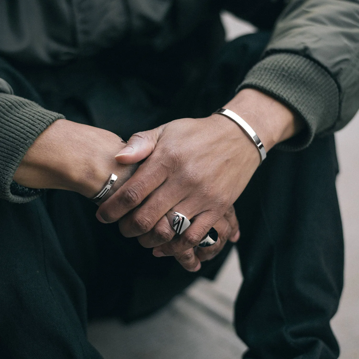 OFFSET BARS BLACK ONYX SQUARE SIGNET RING