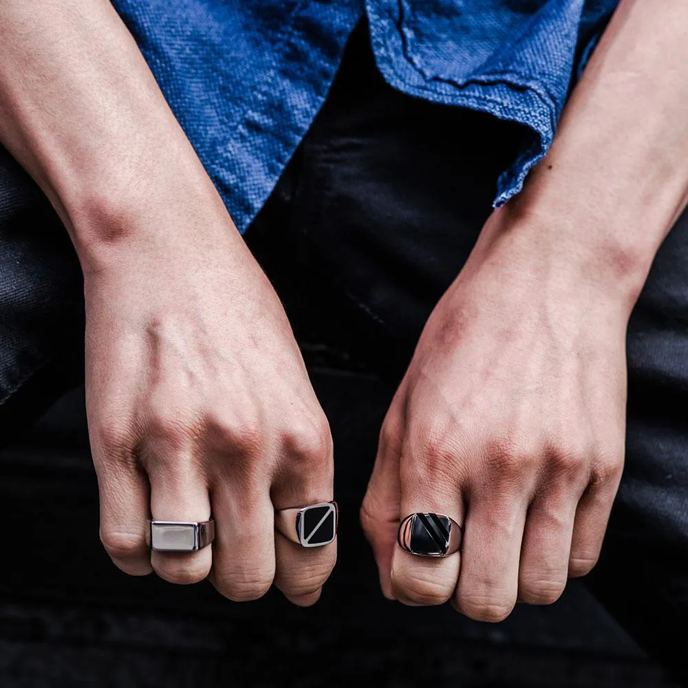 OFFSET BARS BLACK ONYX SQUARE SIGNET RING