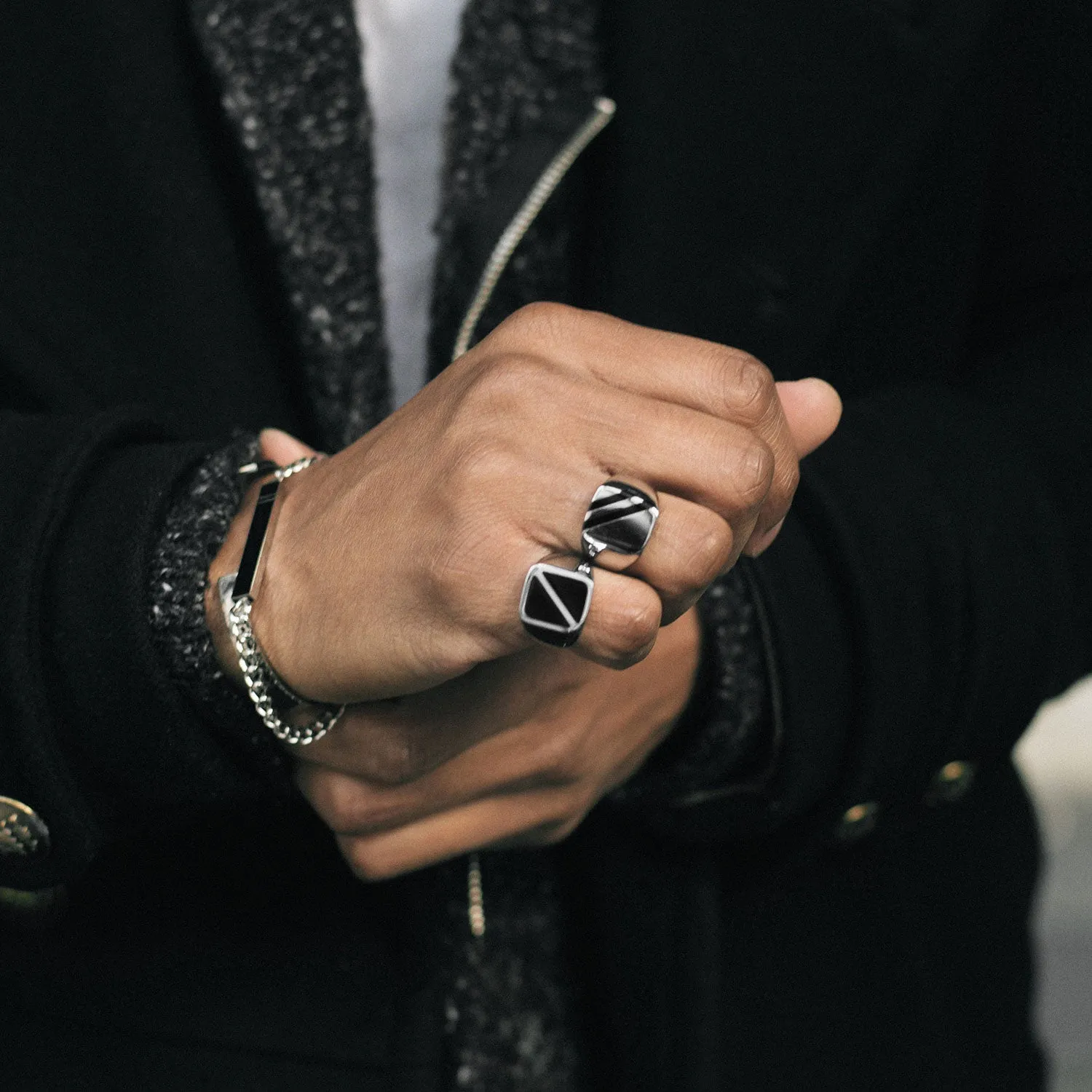 OFFSET BARS BLACK ONYX SQUARE SIGNET RING