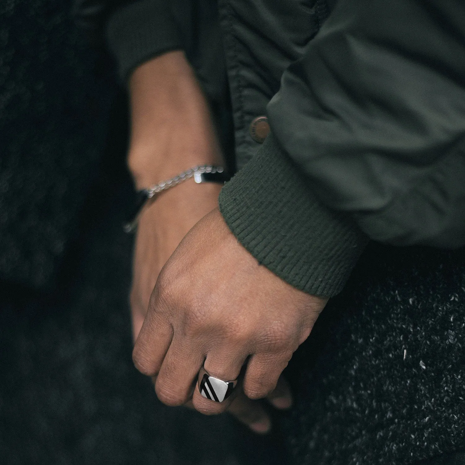 OFFSET BARS BLACK ONYX SQUARE SIGNET RING