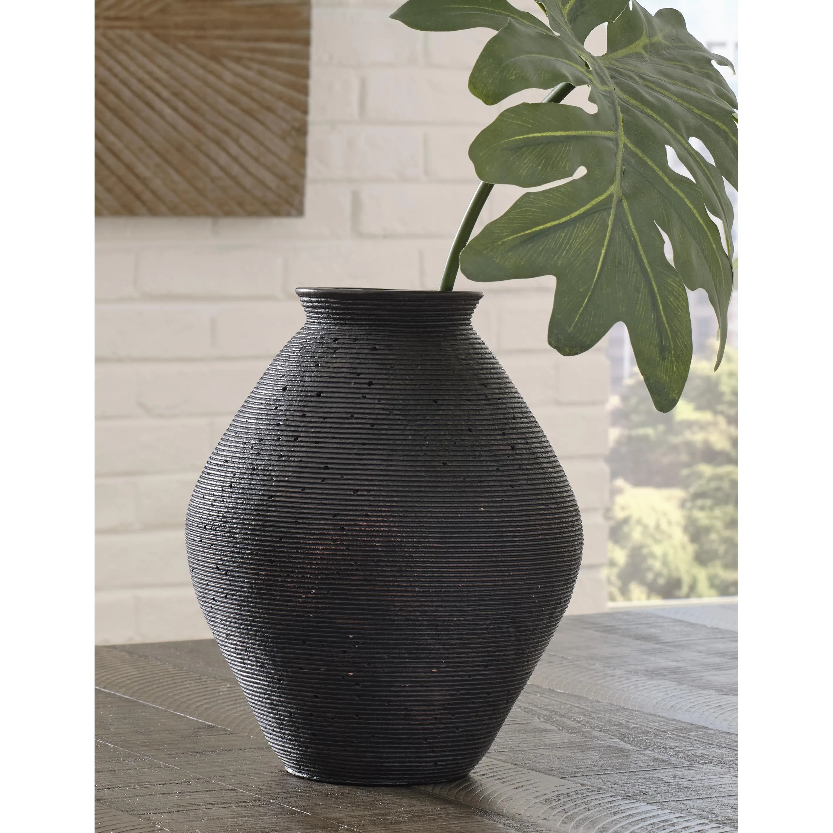 Signature Design by Ashley Hannela A2000511 Vase