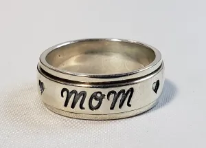 Size 7, Artisan Crafted .925 Sterling Silver, 6.1gm "MOM" Engraved Spinner Ring. Made in India