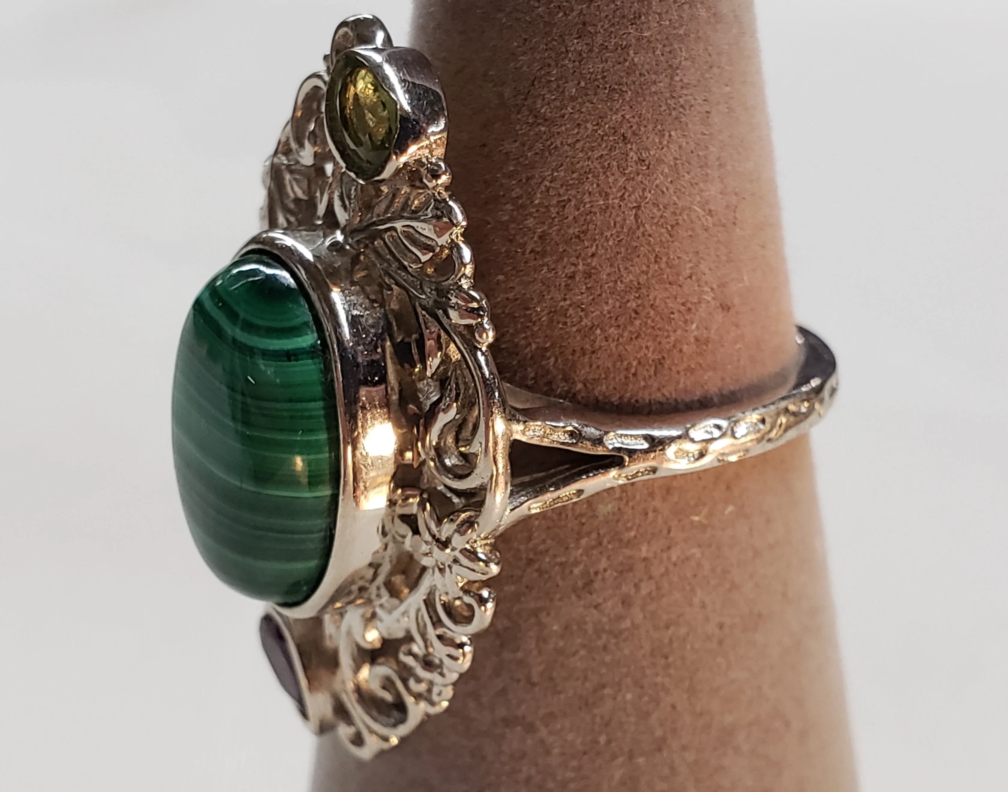 Size 9 Artisan Crafted African Malachite, 7.75 ctw Multi Gemstone Ring in Platinum over Copper with Magnet